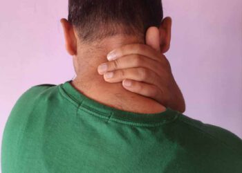 सरवाईकल  के दर्द (cervical pain) से पाएं छुटकारा