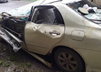 शोघी के समीप कार पर गिरा पत्थर, 4 लोग हुआ घायल, एक की हालत गम्भीर