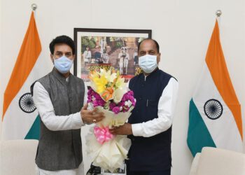 मुख्यमंत्री ने केंद्रीय सूचना एवं प्रसारण मंत्री से भेंट की