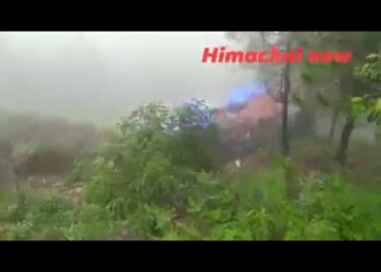 करसोग में लुढ़का ट्रक