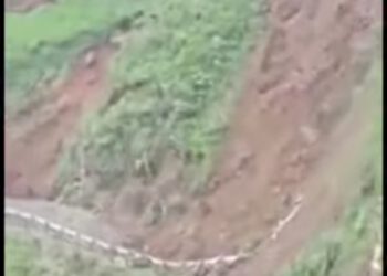 राष्ट्रीय उच्च मार्ग 707 पावटा साहिब से रोहड़ू जाने वाला बड़वास के पास लगभग 50 मीटर पूरी सड़क धसने से अवरुद्ध