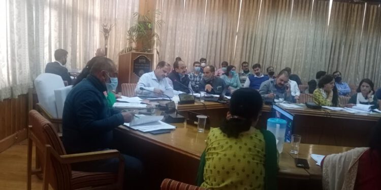 शिमला नगर निगम हाउस में वाटर सप्लाई और टाइंमिग को लेकर हुआ जमकर हंगामा