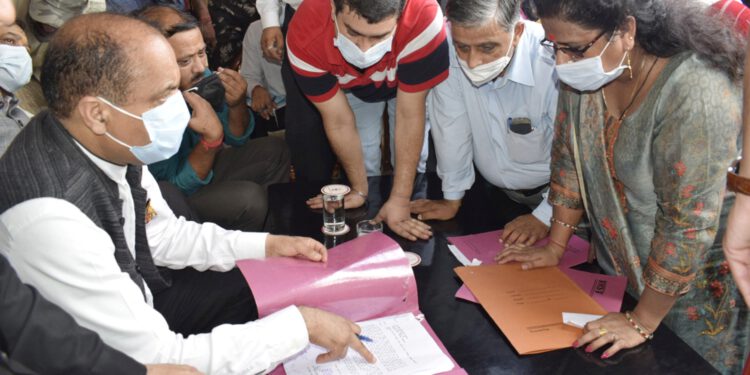 मुख्यमंत्री ने लोगों से कोविड-19 टीकाकरण अभियान में भाग लेने का आग्रह किया