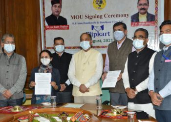 कोरोना से हुई ग्रामीण कारीगरों और स्थानीय उत्पादकों की आर्थिकी प्रभावित : जय राम ठाकुर