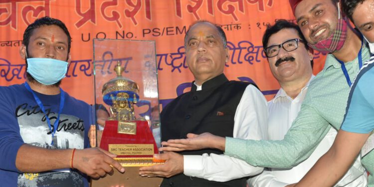 सरकार अध्यापकों की विभिन्न श्रेणियों की सभी उचित मांगों पर सहानुभूतिपूर्वक विचार करेगी :जय राम ठाकुर