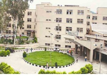 टांडा हॉस्पिटल@  नवजात बच्चे की मौत पर परिजनों का  हंगामा…….