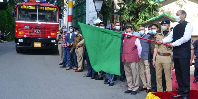 मुख्यमंत्री ने 17 अग्निशमन वाहनों को रवाना किया