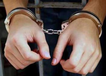 महिला के मुंह पर फेंका एसिड, दो गिरफ्तार