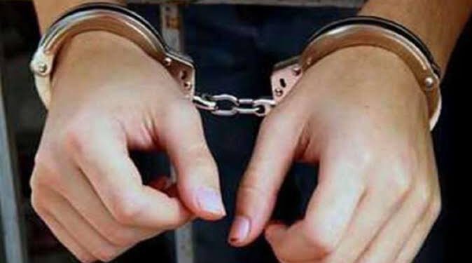 महिला के मुंह पर फेंका एसिड, दो गिरफ्तार