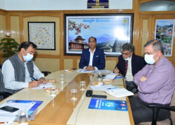 मुख्यमंत्री ने उपायुक्तों को  दिए काॅन्टेक्ट ट्रेसिंग पर विशेष बल देने के निर्देश