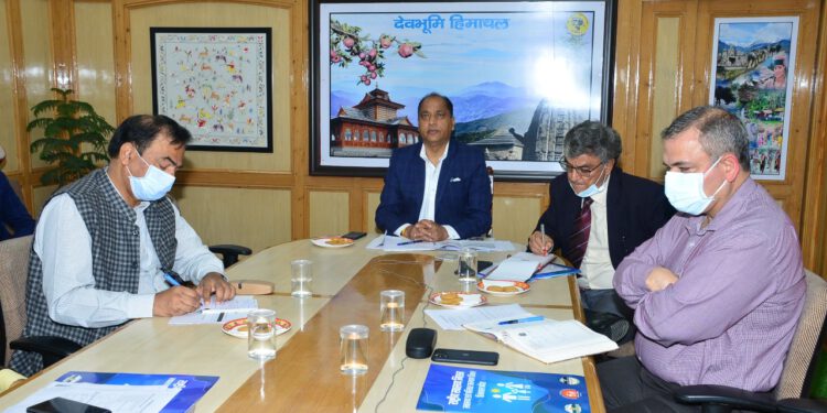 मुख्यमंत्री ने उपायुक्तों को  दिए काॅन्टेक्ट ट्रेसिंग पर विशेष बल देने के निर्देश