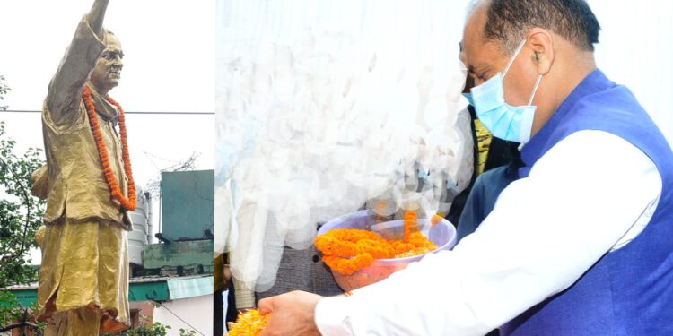 मुख्यमंत्री ने पूर्व प्रधानमंत्री राजीव गांधी को पुष्पांजलि अर्पित की