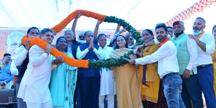 सरकाघाट विधानसभा क्षेत्र के ढलवान में उप-तहसील खोलने और बलद्वाड़ा को नागरिक अस्पताल बनाने की घोषणा