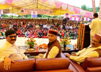 हिमाचल कोविड महामारी के लिए टीकाकरण की पहली खुराक के शत-प्रतिशत कवरेज के लक्ष्य को प्राप्त करने की ओर अग्रसर : जय राम ठाकुर