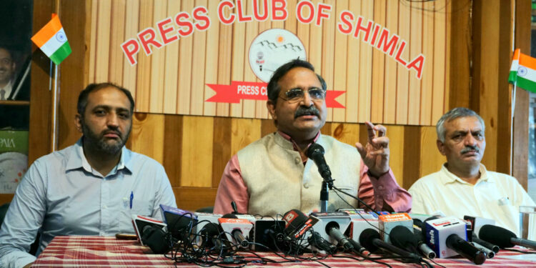 जुब्बल कोटखाई और मंडी उपचुनावों की वजह से कांग्रेस सेबों पर कर रही राजनीति : रणधीर शर्मा