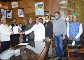 कुल्लू दम्पति हमले मामले में  कांग्रेस ने राज्यपाल को सौंपा ज्ञापन, की न्यायिक जांच की मांग