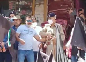 किन्नौर में पुलिस व कांग्रेसियों में गुत्थम-गुथी, जाने पूरा घटनाक्रम