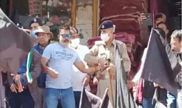 किन्नौर में पुलिस व कांग्रेसियों में गुत्थम-गुथी, जाने पूरा घटनाक्रम