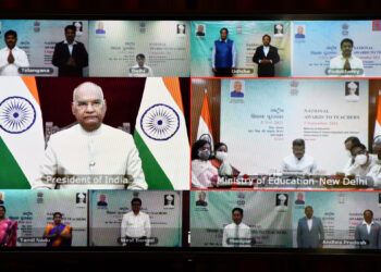 छात्रों की अंतर्निहित प्रतिभा के संयोजन की प्राथमिक जिम्मेदारी शिक्षकों की होती है; एक अच्छा शिक्षक व्यक्तित्व-निर्माता, समाज-निर्माता और राष्ट्र-निर्माता होता है: राष्ट्रपति कोविन्द