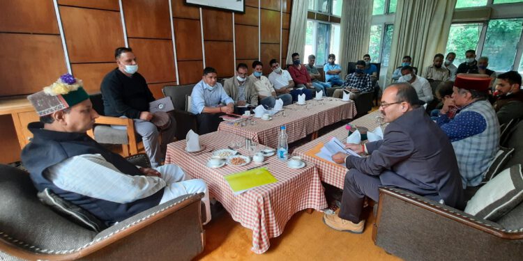 डिपो होल्डरों की कमीशन बढ़ाने पर  किया जाएगा विचार  : राजेंद्र गर्ग,  रामपुर विकास खंड में 50 उचित मूल्य की दूकानों के माध्यम से प्रदान की जा रहीं 29,206 राशन कार्ड धारकों के द्वारा 71,933 लाभार्थियों को विभिन्न खाद्य सुविधाएं