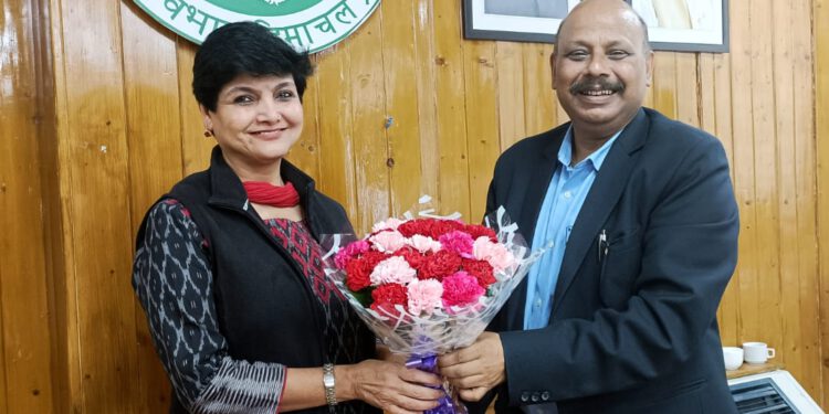 36 वर्ष 4 महीने और 3 दिनों के लंबे कार्यकाल के बाद हिमाचल प्रदेश की प्रथम महिला पी सी सी एफ (वन बल प्रमुख) डॉ सविता सेवानिवृत्त