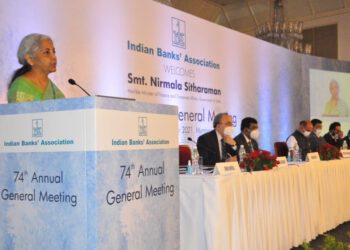 भारतीय अर्थव्यवस्था की बदलती जरूरतों को पूरा करने के लिए भारत को भारतीय स्टेट बैंक जैसे चार-पांच और बैंकों की जरूरत है : निर्मला सीतारमण