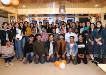 बच्चों को लैपटाप देने वाला नार्थन इंडिया का पहला कोचिंग इंस्टीच्यूट बना यूटोपिया