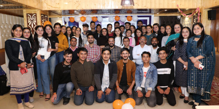 बच्चों को लैपटाप देने वाला नार्थन इंडिया का पहला कोचिंग इंस्टीच्यूट बना यूटोपिया