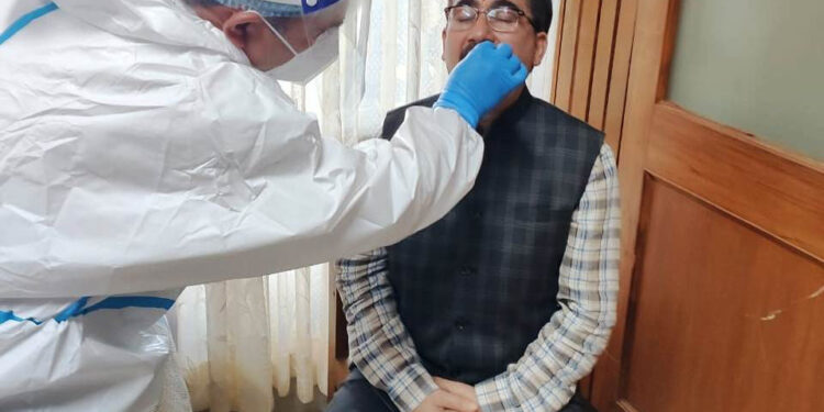 विधान सभा अध्यक्ष विपिन सिंह परमार ने करवाया अपना RTPCR टेस्ट