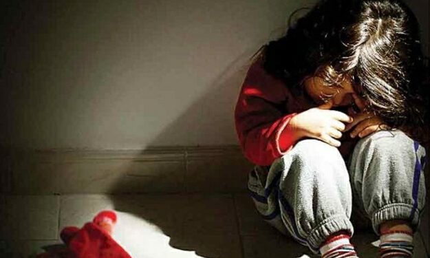 कांगड़ा : शराब के नशे में धुत पिता ने की मासूम बेटी की पिटाई, भागकर पहुंची….