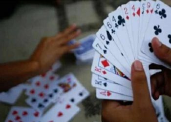 बिलासपुर : मंदिर में जुआ खेल रहे चार लोग पकड़े, नकदी भी बरामद