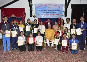 राज्यपाल ने राज्य स्तरीय योगासन खेल प्रतियोगिता के विजेताओं को किया सम्मानित, जाने किन को किया सम्मानित…