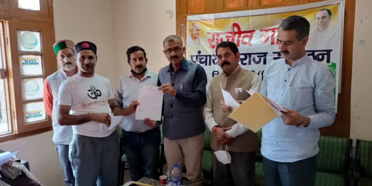 मंडी लोकसभा उपचुनाव : राजीव गाँधी पंचायती राज कांग्रेस पदाधिकारियों को बूथ स्तर पर सौंपी जिम्मेदारी : एन के पन्डित