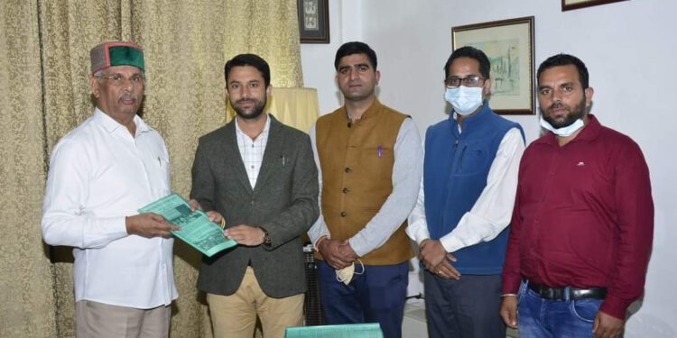 आर्यवर्त एजुकेशनल वेलफेयर एंड चैरिटेबल सोसायटी के प्रतिनिधिमंडल  ने की राज्यपाल  राजेंद्र विश्वनाथ अर्लेकर से भेंट