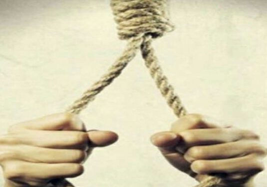 24 वर्षीय युवक ने फंदे से लटक कर दे दी जान