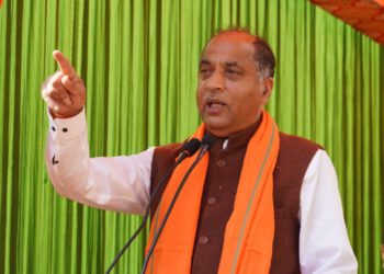 हम गरीबों के लिए समर्पित, कांग्रेस घोटालों के लिए: जयराम ठाकुर