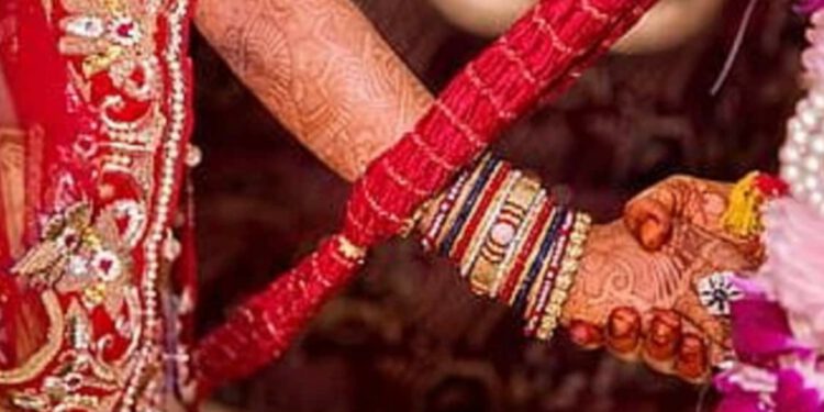 दुल्हन बनने से चंद घण्टे पहले दी परीक्षा…