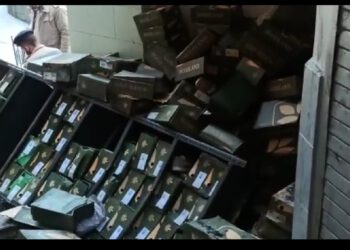 मॉलरोड के समीप एक दुकान में लगी आग बड़ा हादसा टला ,समय पर पाया काबू