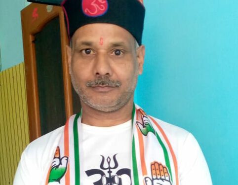 चारों तरफ फैली है महँगाई और उड़नखटोले से पिकनिक मनाने में ब्यस्त है मुख्यमंत्री : एनके पन्डित