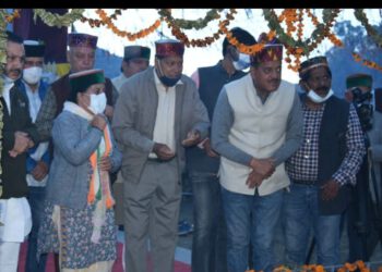 प्रतिभा सिंह ने भगवान रगुनाथ सहित कुल्लू दशहरा उत्सव में आये सभी देवी देवताओं के दर्शन कर लिया आशीर्वाद