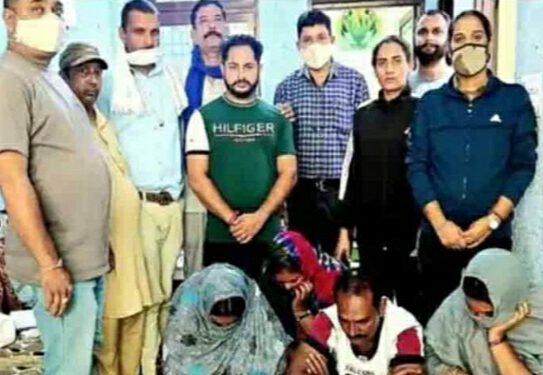 चिट्टा और नकदी हुई घर से बरामद, पिता सहित तीन बेटियां गिरफ्तार