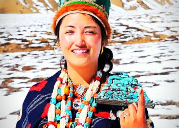 दुनिया के सबसे ऊंचे मतदान केंद्र टशीगंग पर था उत्सव का माहौल, पारंपरिक वेश-भूषा में लोग आए वोट डालने, 100 फीसदी मतदान कर बनाया रिकार्ड