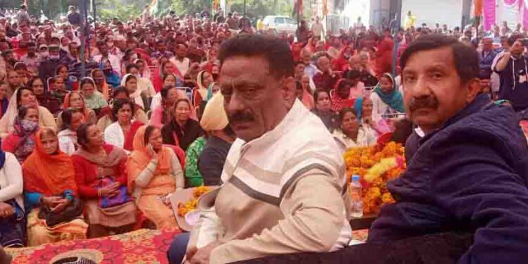 भाजपा की जनविरोधी-तानाशाही नीतियों व निर्णयों से देश मे बड़ी महंगाई व बेरोजगारी : राठौर ;   मुख्यमंत्री प्रदेश की समस्याओं को दूर करने में पूरी तरह असफल रहे : अग्निहोत्री