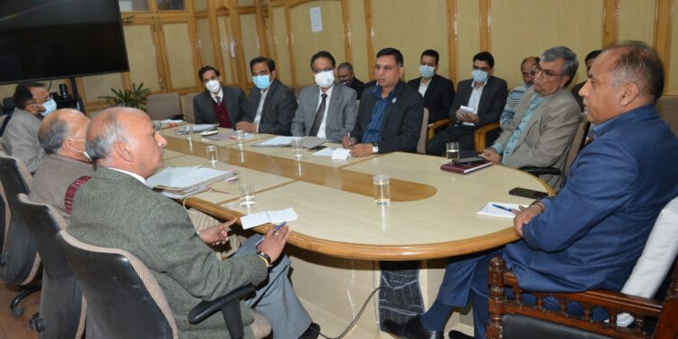 न्यायालयों में लम्बित मामलों को सुलझाने के लिए विभिन्न विभाग बेहतर समन्वय बनाएंः मुख्यमंत्री