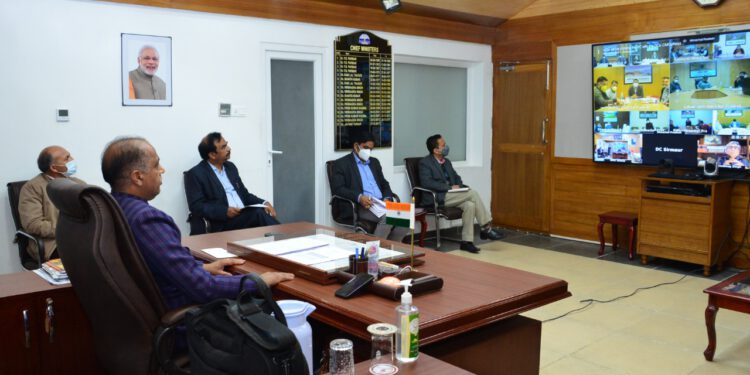 कोविड टीकाकरण की दूसरी डोज के लक्ष्य को को लेकर मुख्यमंत्री ने की उपायुक्तों से बैठक