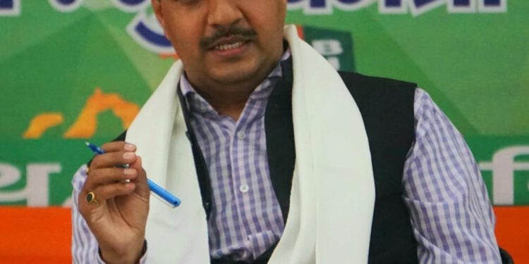 कांग्रेस का और गांधी परिवार का चरित्र रहा है कि जब भी उनको मौका मिलता है तो वे हिंदू धर्म पर प्रहार अवश्य करते हैं : जम्वाल