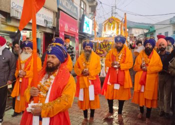 सोलन में श्री गुरू नानक देव जी का 552 वे प्रकाश पर्व पर नगर कीर्तन का आयोजन,  जगह जगह भंडारों का किया गया है आयोजन