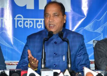 सियासत : मुख्यमंत्री की कांग्रेस नेता आश्रय शर्मा से बंद कमरे में चर्चा, उपचुनाव हार के बाद बन सकते हैं नए सियासी समीकरण……