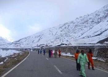 लाहौल-स्पीति, रोहतांग समेत ऊंची चोटियों पर ताजा हिमपात, हिमाचल शीतलहर की चपेट में…..