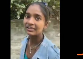 भीख मांगने वाली लड़की ने सीने अभिनेता अनुपम खेर के साथ फर्राटेदार अंग्रेजी में की बात, सुन कर आप भी हैरान हो जाएंगे, ये लड़की कभी स्कूल नहीं गई है। देखें अनुपम खेर ने कैसे की इस लड़की की सहायता….. @viral video